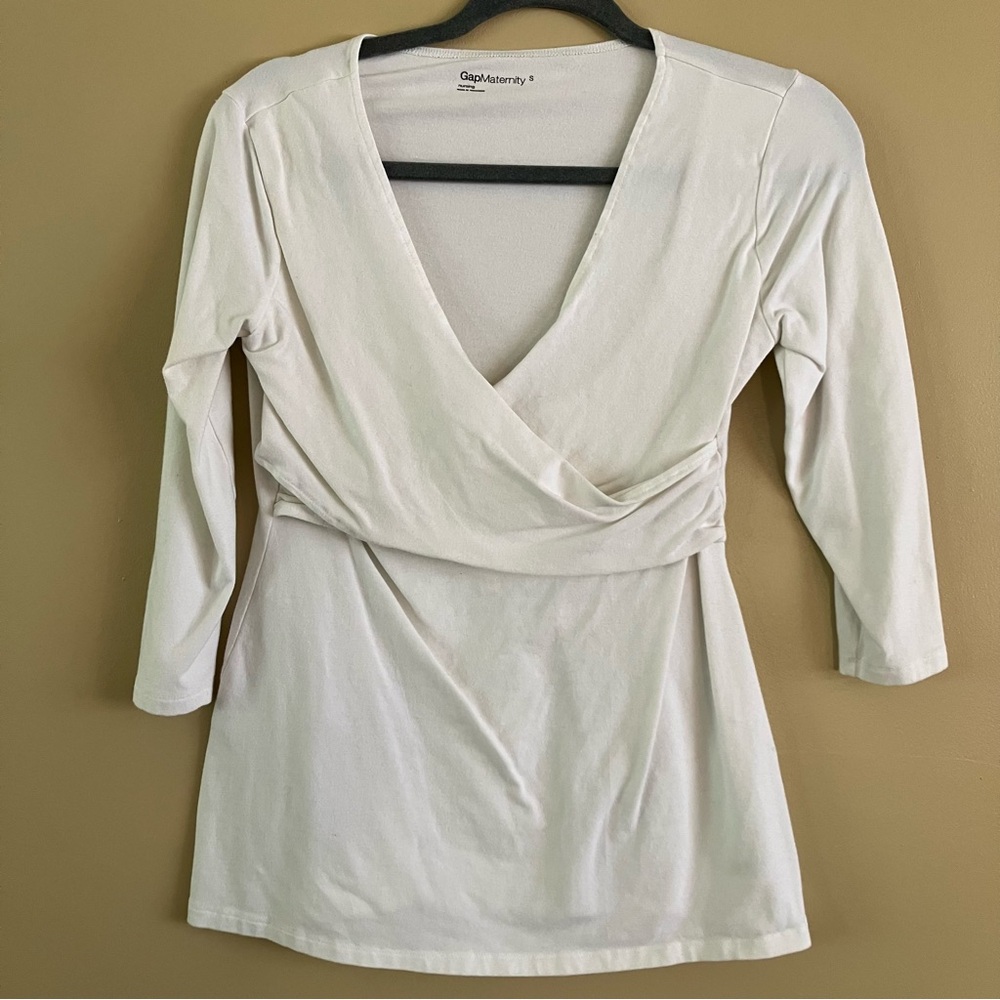 GAP Maternity White Nursing Wrap V-neck Stretch Top 3/4 Sleeves